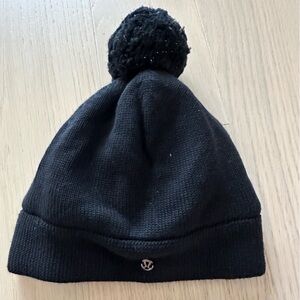 🍋Lululemon Womens knit Pom Pom hat one size